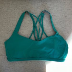 Lululemon Free to Be Serene Sports Bra